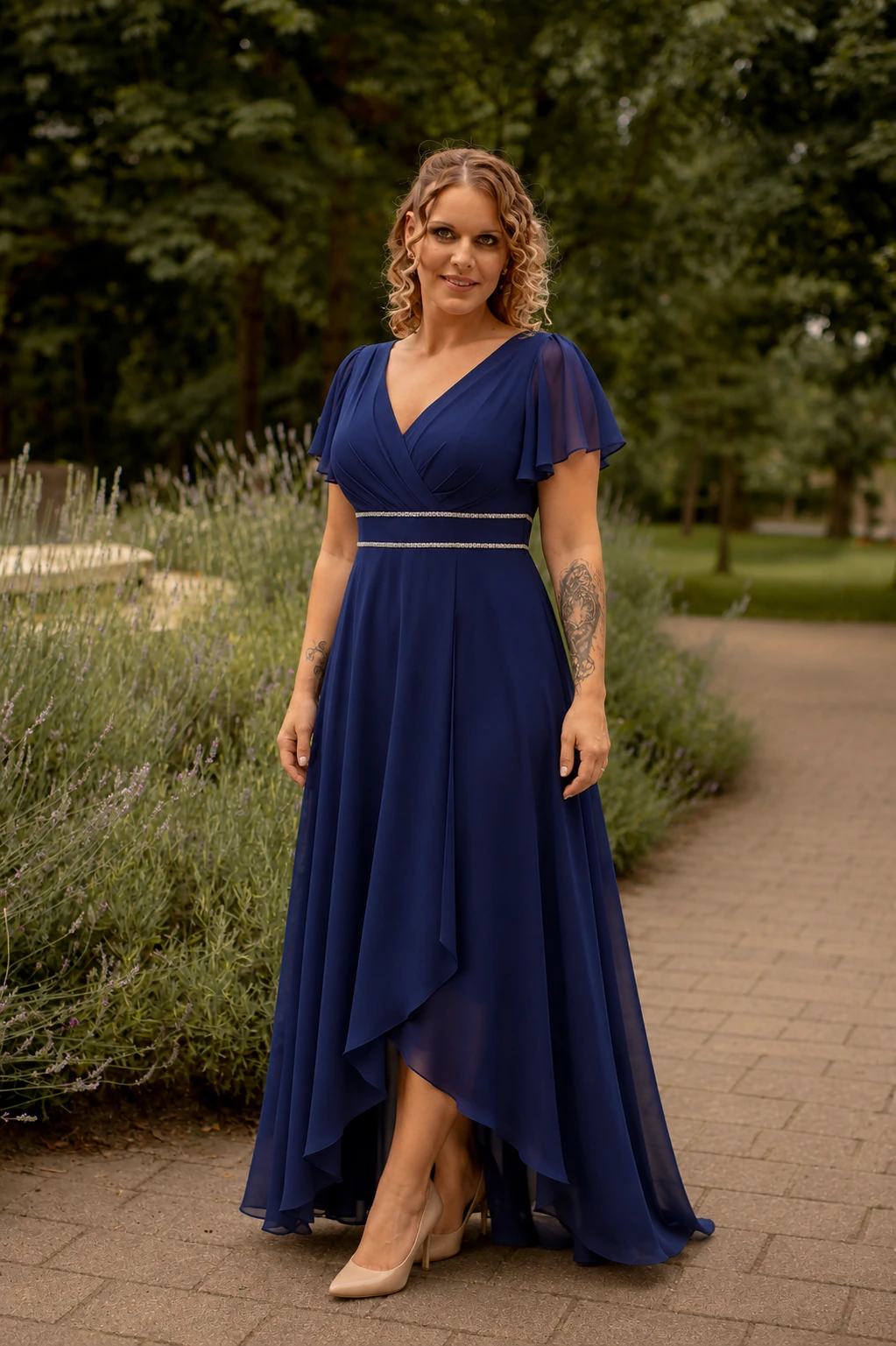 ELISE, Plus Size kövekkel díszített alkalmi maxi ruha sötétkék NAVY