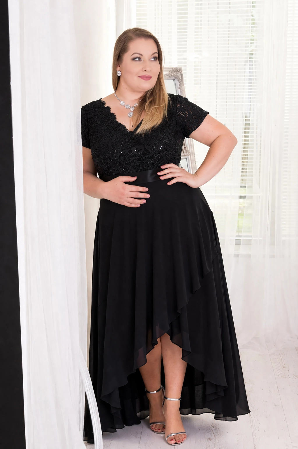 ARWEN, A-Vonalú Asszimetrikus Alkalmi Koktélruha Fekete 34-54-es méretig (másolat)