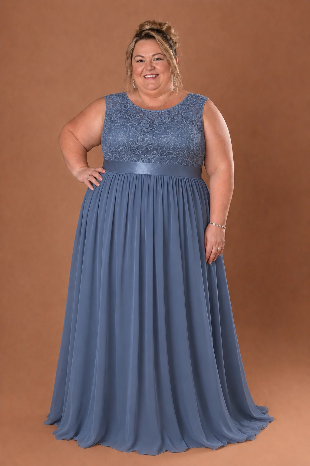 MEGAN, Plus Size csipkés alkalmi maxi ruha HAMUKÉK 52-es méret készleten!