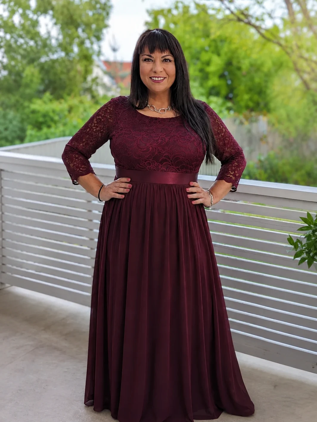 MARGARET, Plus Size csipkés alkalmi maxi ruha SZEDERLILA 52-es méret AKCIOBAN készleten